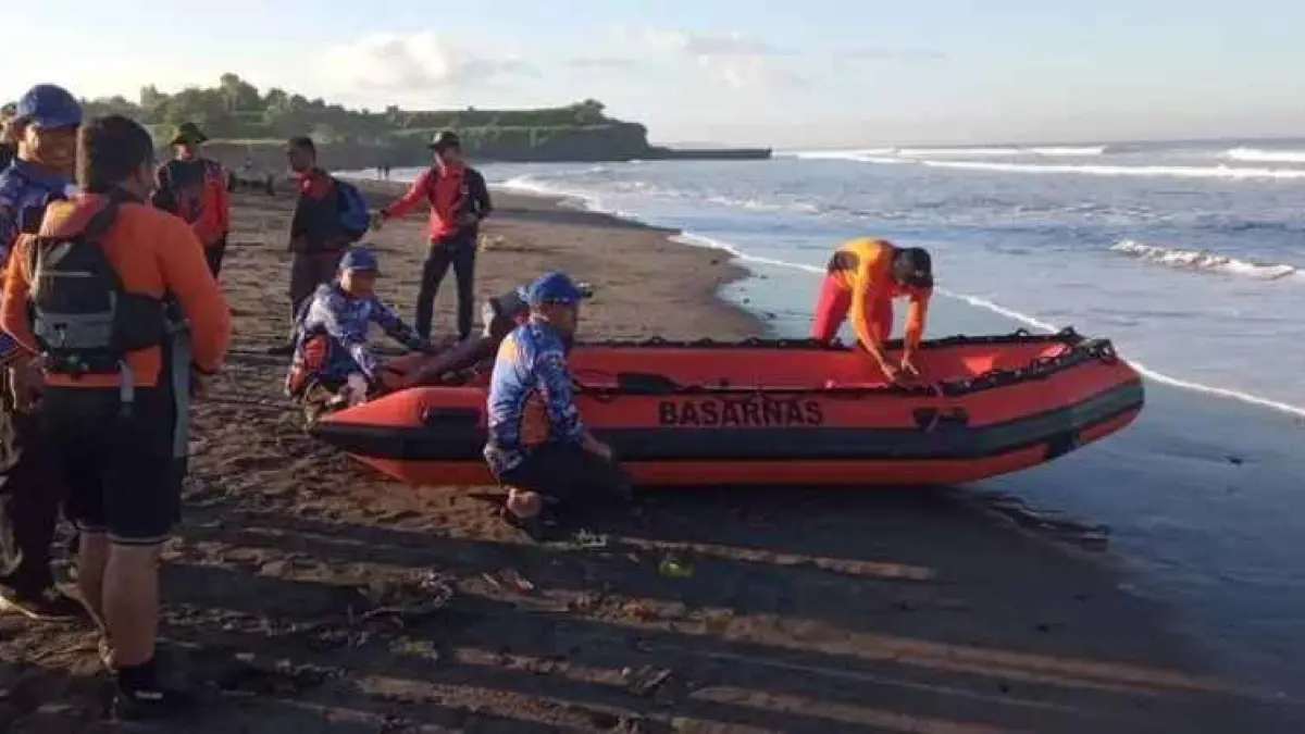 DALAM PENCARIAN : Suasana pencarian korban remaja I Komang S yang hilang di Pantai Yeh Gangga, Desa Sudimara, Tabanan.(ist)&nbsp;