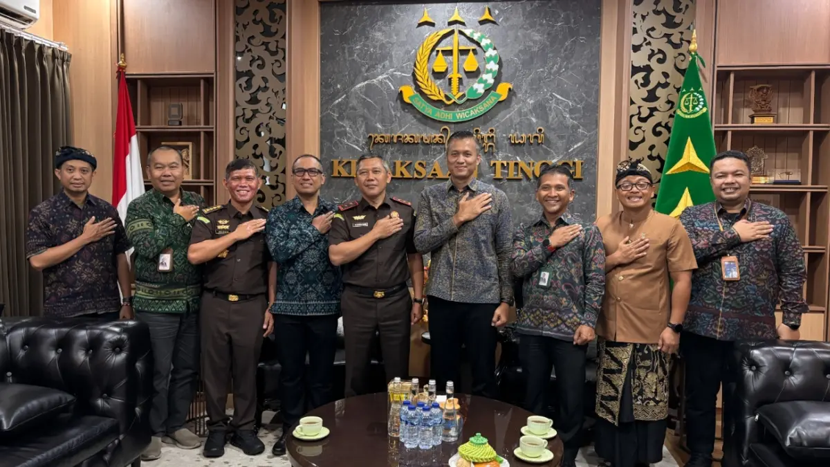 Pimpinan PLN UIP JBTB bersama PLN UID Bali saat audiensi dengan pimpinan Kejaksaan Tinggi (Kejati) Bali di Denpasar, Kamis (4/6/0/2026).