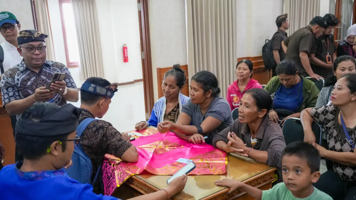 Uji coba perluasan piloting digitalisasi bansos melalui penggunaan aplikasi Perlinsos di Kantor Camat Kuta Utara, Kamis (4/6/2026).