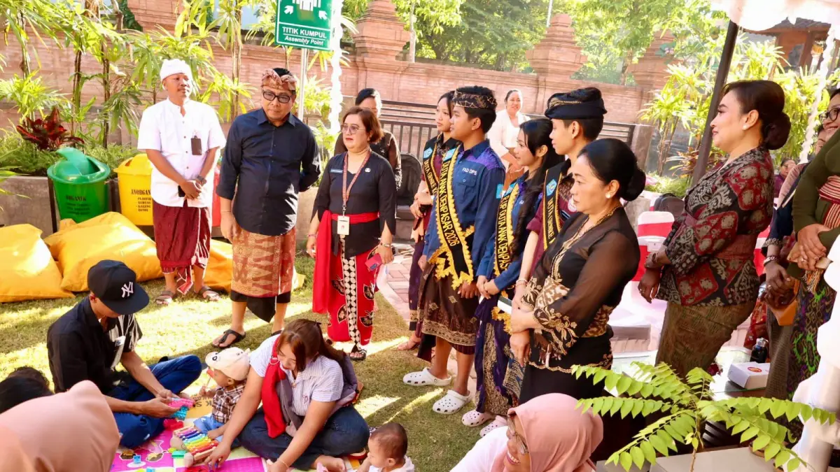 Wakil Walikota Denpasar Kadek Agus Arya Wibawa saat meresmikan Rumah Singgah Kula Abhi Praya Kota Denpasar, yang terletak di Jalan Gatot Subroto IVF, Kamis (4/6).&nbsp;