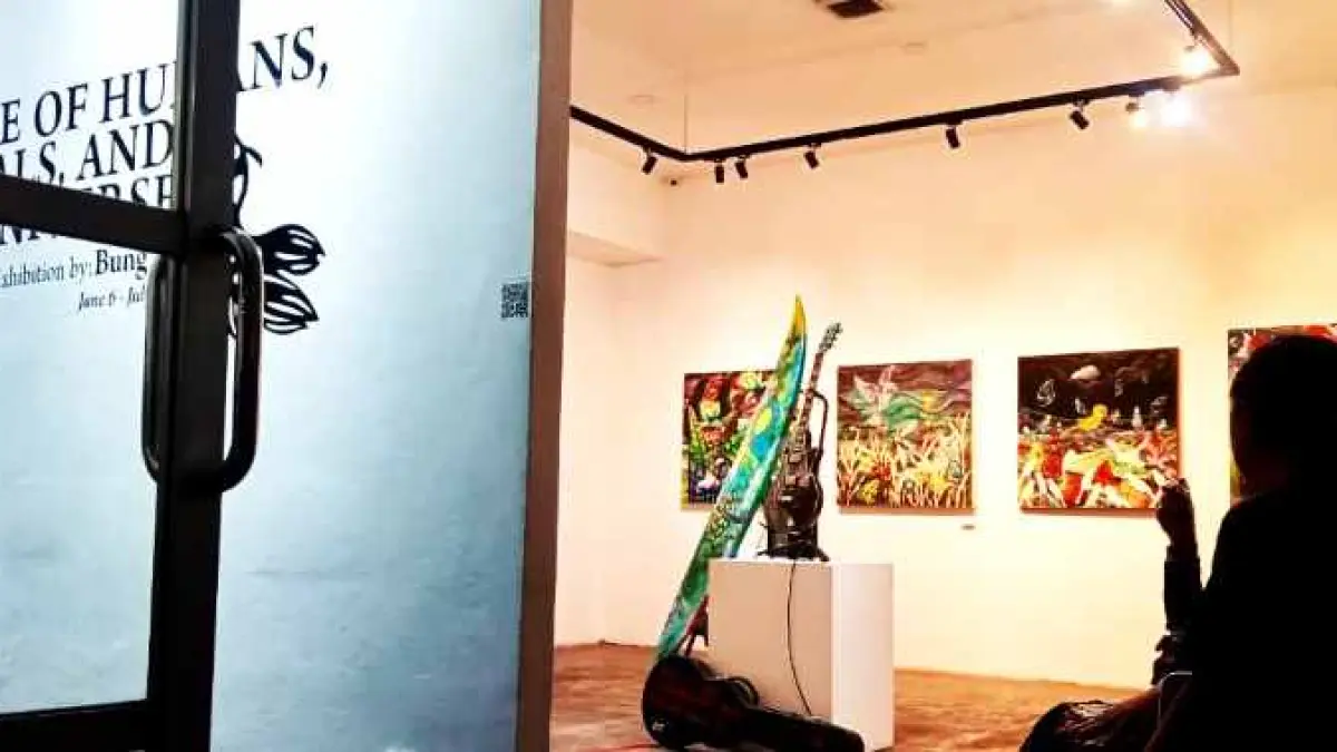 PAMERAN TUNGGAL : Pameran lukisan Bung Tiok, Circle of Humans,Animals and The Universe, di Galeri Dalam seniman.Jalan Sriwedari no 12 Ubud.Gianyar . (ist)