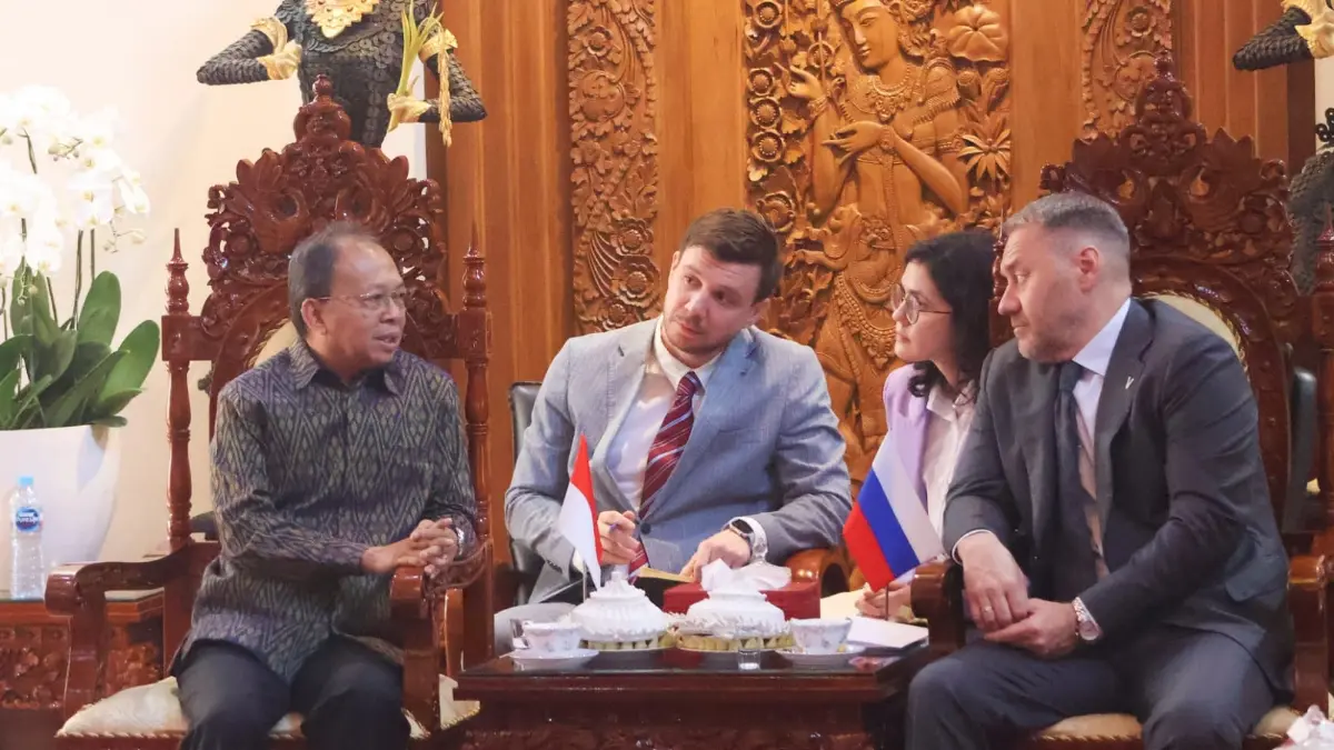 Delegasi Parlemen Saint Petersburg yang dipimpin Ketua Parlemen Saint Petersburg, Alexandr Belski, diterima Gubernur Bali Wayan Koster, pada Senin (8/6/2026) pagi di rumah Gubernur Bali, Jaya Sabha, Denpasar.
