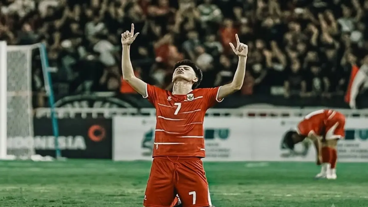 Pemain Timnas Indonesia U-19 Reno Salampessy melakukan selebrasi seusai menjebol gawang Vietnam U-19 pada laga Grup A Piala AFF U-19 di Stadion Utama Sumatra Utara, Minggu (7/6/2026). Indonesia menang dengan skor 2-1 dan lolos ke semifinal.