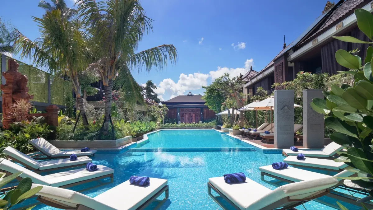 MĀUA Olea Ubud by Swiss-Belhotel, sebuah retreat mewah ramah lingkungan yang terinspirasi oleh keindahan alam dan kekayaan warisan budaya Ubud. 