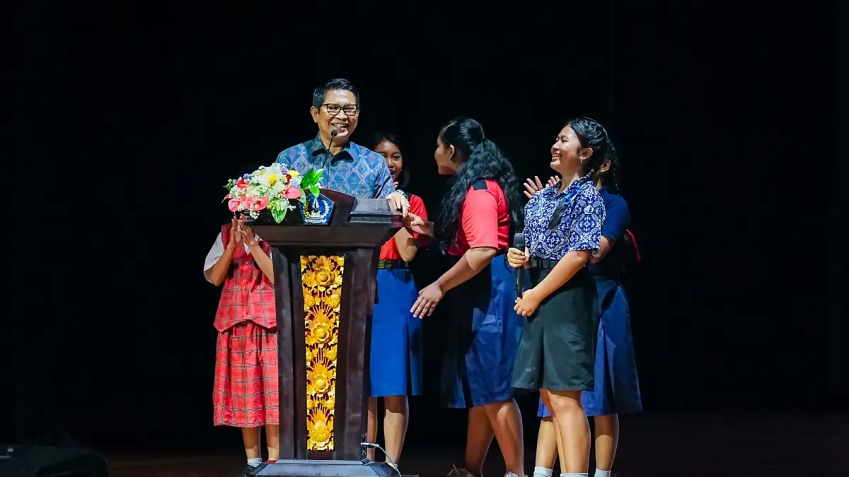 Bupati Badung I Wayan Adi Arnawa membuka Badung Education Fair (BEF) 2026 sekaligus meluncurkan Program Beasiswa Nak Badung di Balai Budaya Giri Nata Mandala, Puspem Badung, Selasa (9/6).&nbsp;