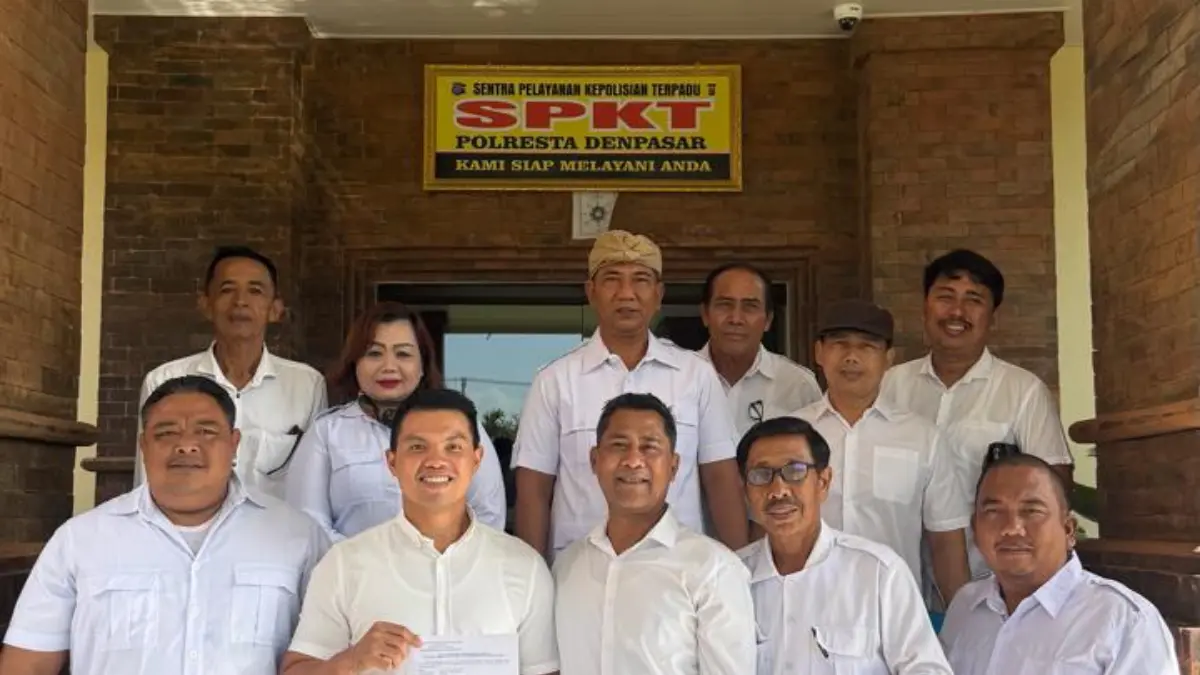 Jajaran DPC Partai Gerindra Kota Denpasar dipimpi&nbsp; sang Ketua, Ida Bagus Yoga Adi Putra, melaporkan akun media sosial bernama "Rachel Rachel" ke Polresta Denpasar.