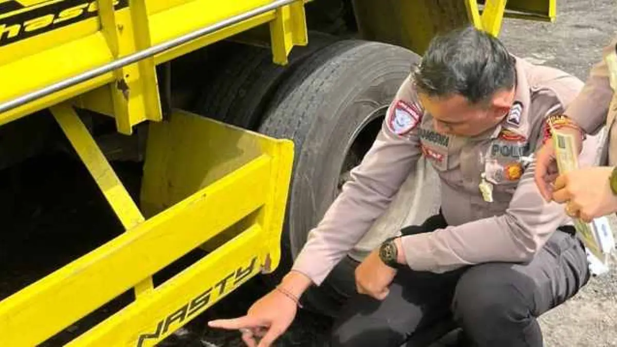 INI TRUKNYA : Polisi mengidentifikasi truk yang melakukan tabrak lari korban remaja di Takmung, Banjarangkan,Klungkung. (Polres Klungkung) &nbsp;