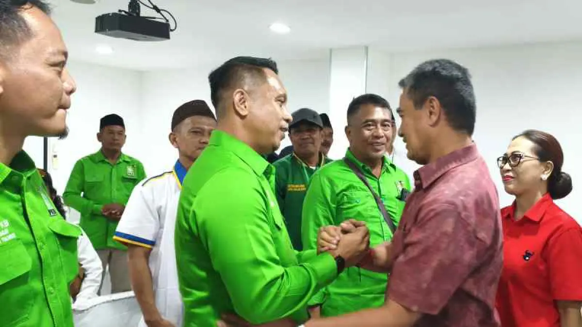 SERTIJAB : Serah terima pimpinan PKB di Buleleng berganti untuk periode lima tahun kedepan, dari&nbsp; H. Samsul Arifin ke H. Mulyadi Putra.(ist)