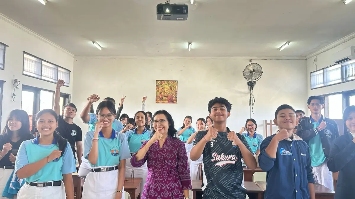 Tim PkM Prodi Biologi Unmas Denpasar saat PkM di SMAN 1 Kuta Utara (10/6/2026).