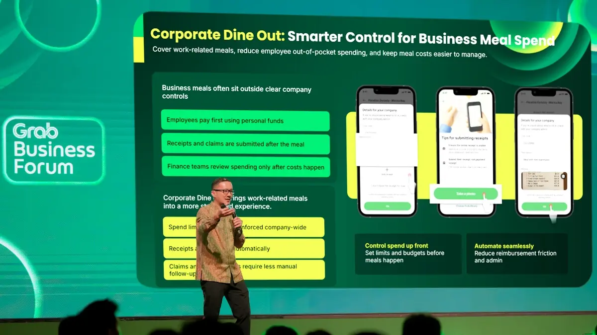 Roy Nugroho, Director of Commercial Grab Indonesia, memperkenalkan Corporate Dine Out dalam&nbsp;
Grab Business Forum 2026.&nbsp;
