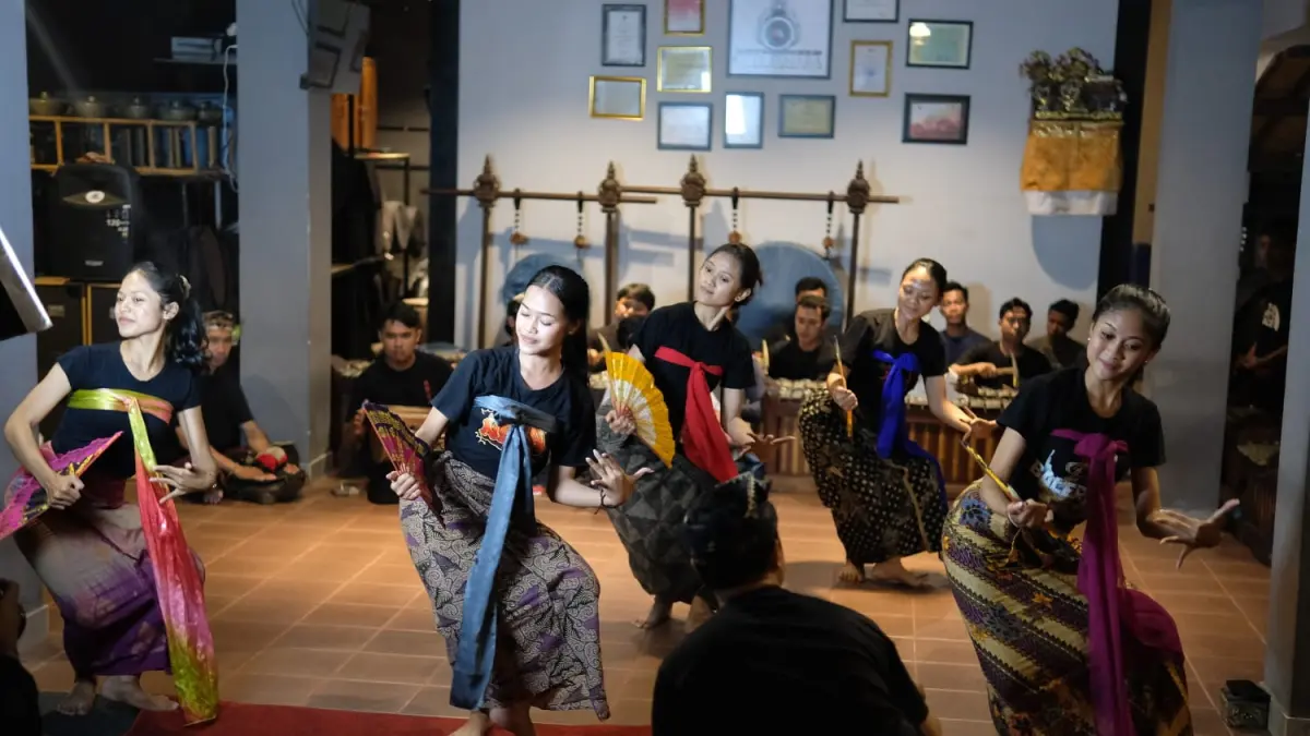 BERKARAKTER: Desa Peliatan, Kecamatan Ubud, Kabupaten Gianyar, melalui Sanggar Gamelan Suling Gita Semara dipercaya sebagai Duta Kabupaten Gianyar dalam Parade Palegongan Klasik Khas Desa Peliatan yang akan digelar di Gedung Ksirarnawa, Taman Budaya Bali, Senin (22/6/2026). (istimewa/radarbali.id)