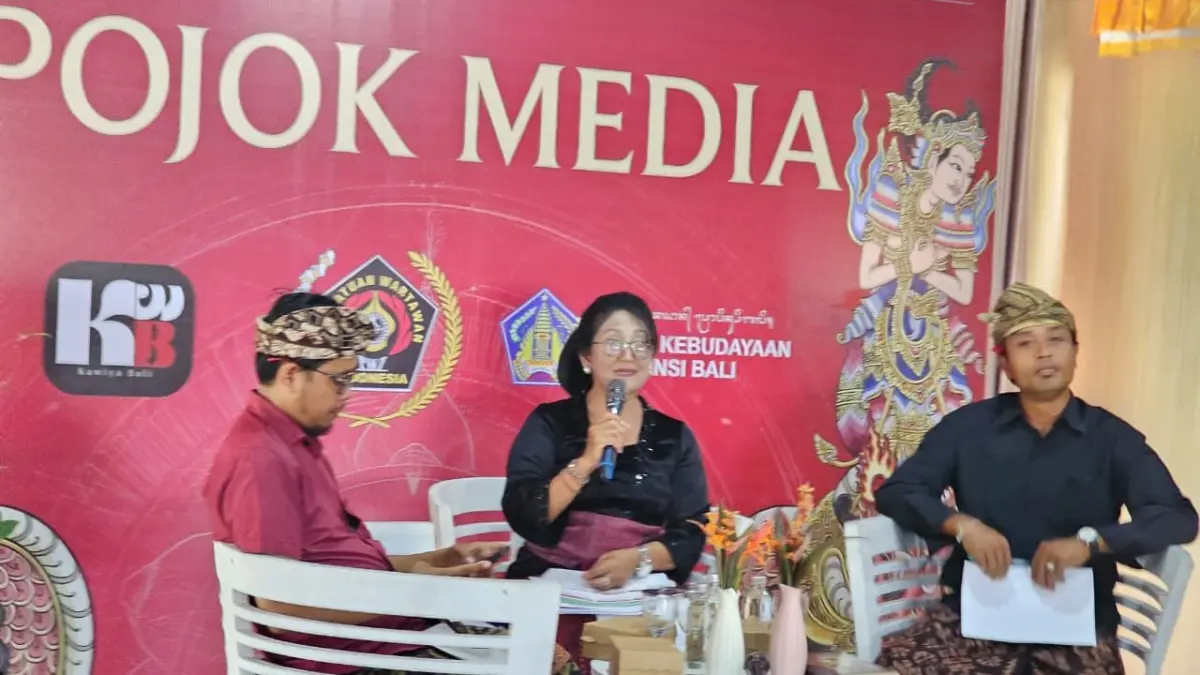 DIGITALISASI: Diskusi Budaya yang digelar oleh Kawiya dan PWI Bali di Gedung Perpustakaan Taman Budaya (Art Center) Denpasar, Senin (22/6/2026). (NI KADEK NOVI FEBRIANI/radarbali.id)