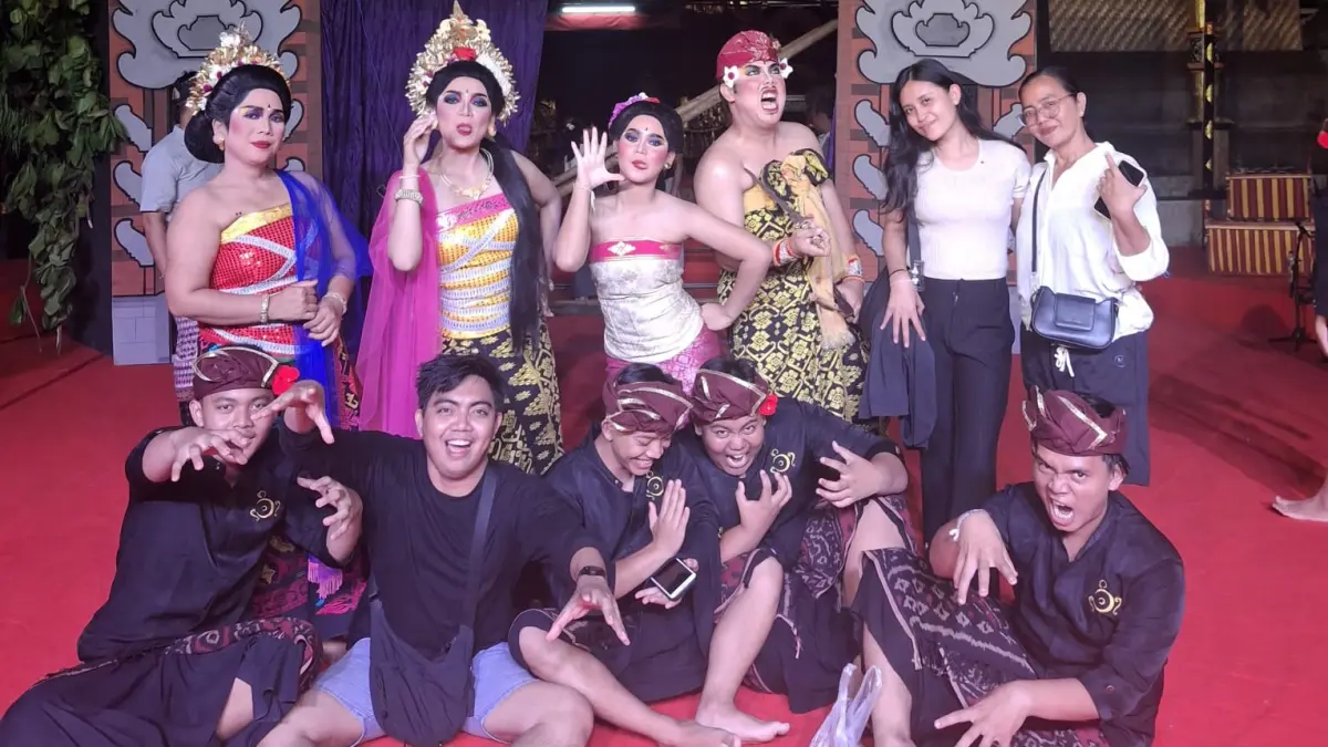 MENGHIBUR: Tim Drama Gong Buleleng Bawakan “Mantri Bongol" yang mengguncang arena PKB ke-48 di kalangan Ayodya Senin (22/6/2026) (IST/radarbali.id)