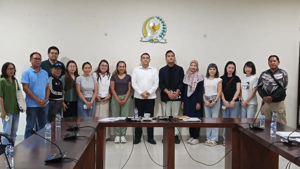 JALUR POLITIK: Perumahan Royal Garden Residence, Mumbul, Kecamatan Kuta Selatan, Badung Bali mengadu ke anggota DPRD RI Arya Wedakarna (AWK). Pengaduan tersebut dilakukan pada Selasa (23/6/2026). (ist/radarbali.id)