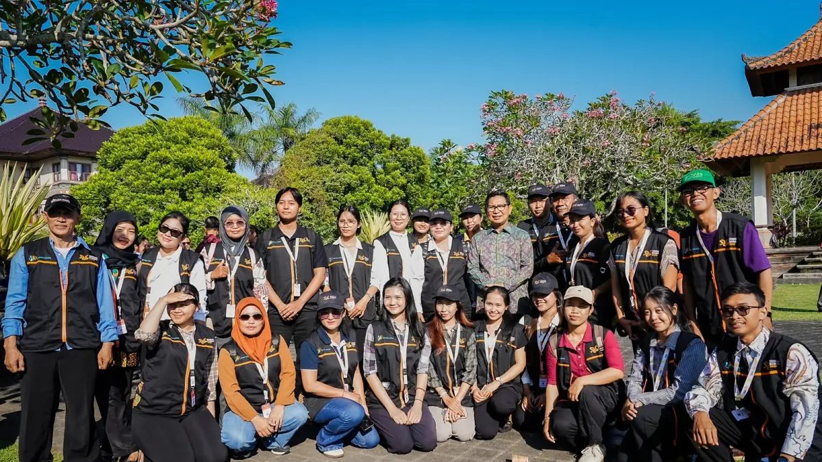 Bupati Adi Arnawa saat memimpin Apel Penguatan Petugas Sensus Ekonomi 2026 Kabupaten Badung di Jaba Pura Lingga Bhuwana, Puspem Badung, Selasa (23/6).