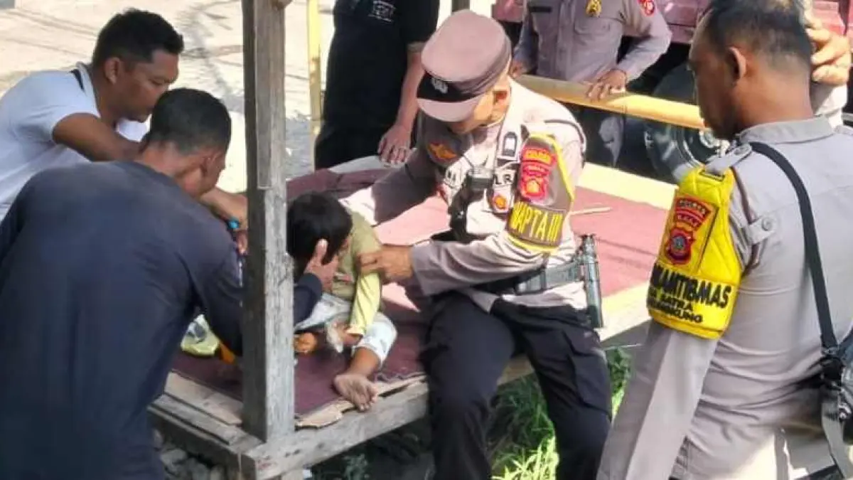 MENGHEBOHKAN: Balita usia empat tahun, Riansa Mori Uma, ini menghebohkan karena dijaga dan diselamatkan anjing. (foto:Polres Klungkung)