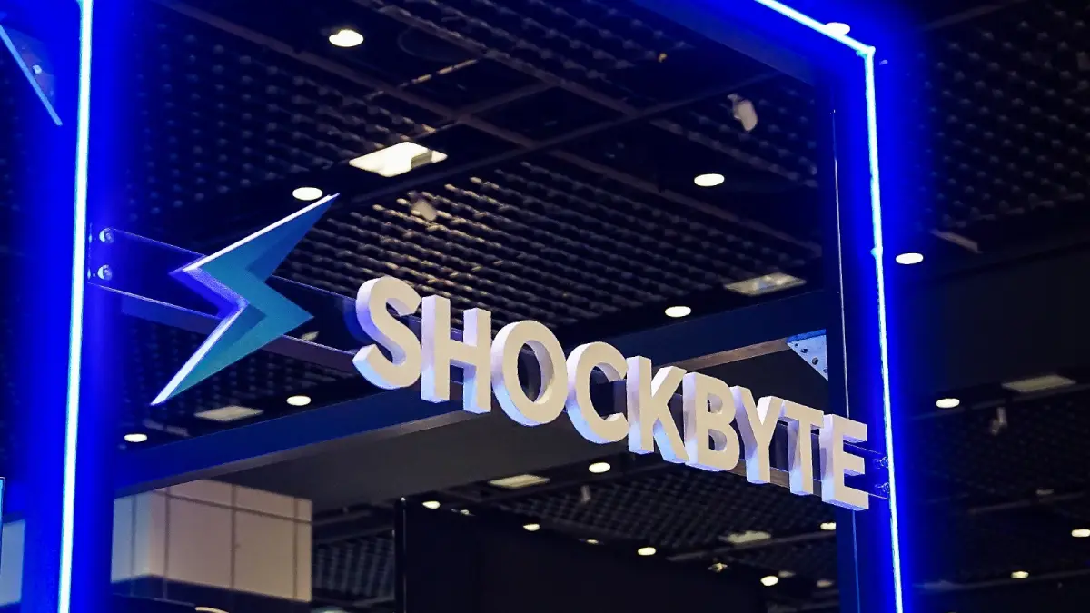 PILIHAN BAIK: CPU server AMD EPYC memungkinkan Shockbyte meningkatkan kepadatan data centernya.