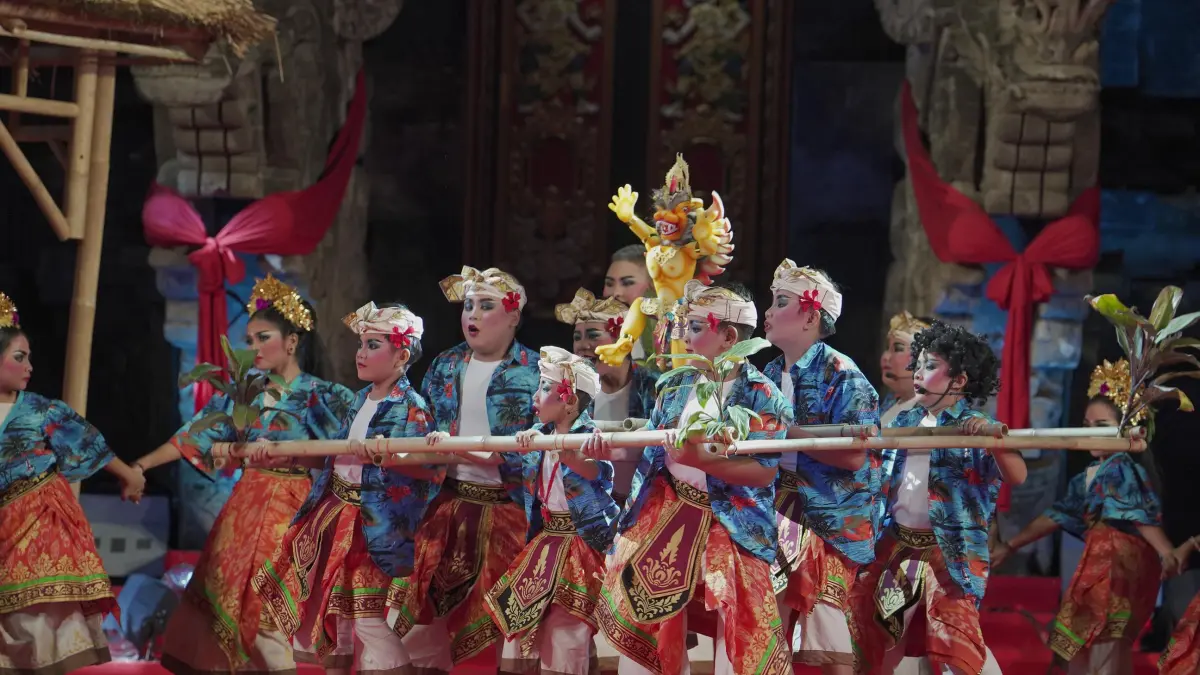 Sanggar Tari dan Tabuh Rajapala Banjar Basangkasa saat tampil pada Parade Gong Kebyar Anak-anak PKB ke-48 tahun 2026, Jumat (26/6/2026) di panggung terbuka Ardha Candra Art Center Denpasar.