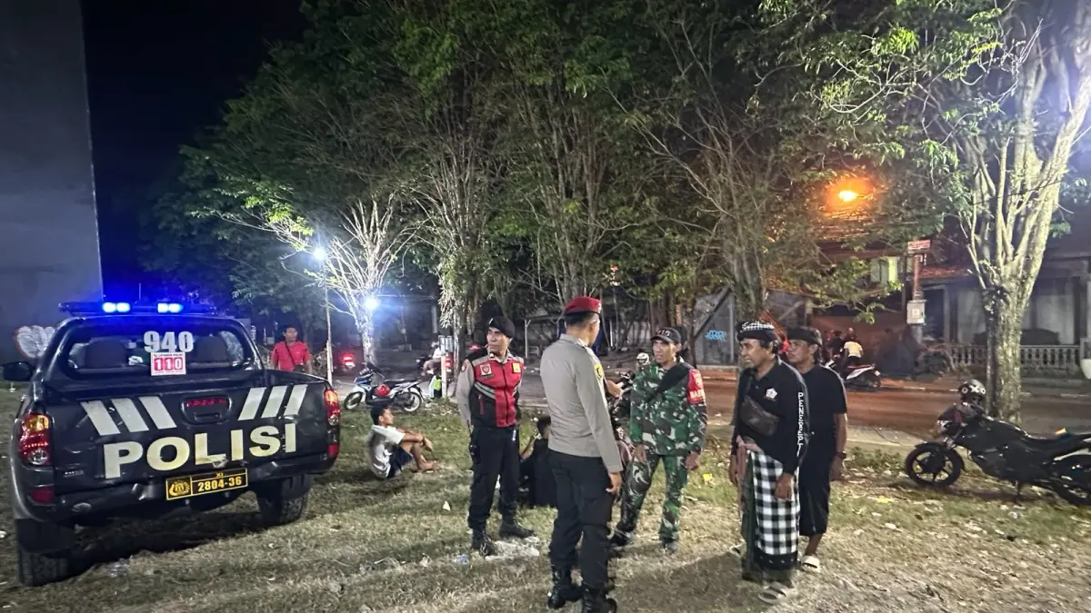 TKP BENTROK: Geng motor bentrok di Canggu satu lawan tiga yang membuat korban luka robek di bagian muka. (ist/radarbali.id)