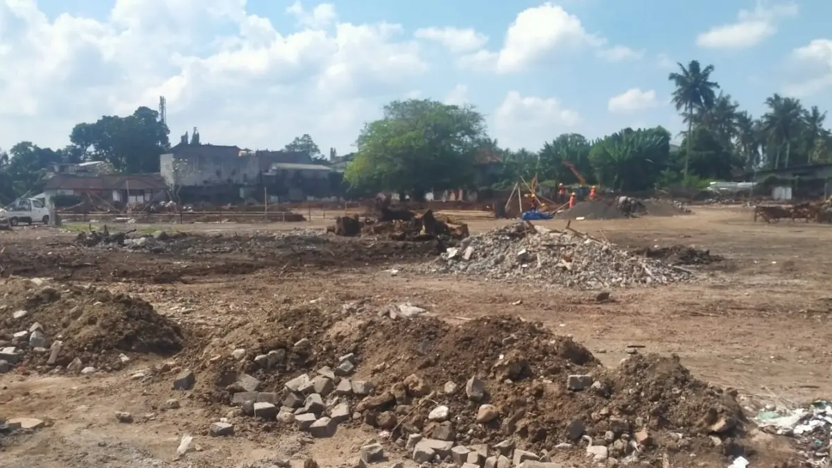 DIRATAKAN : Kondisi terminal pesiapan yang sudah rata dengan tanah.(Juliadi/Radar Bali)