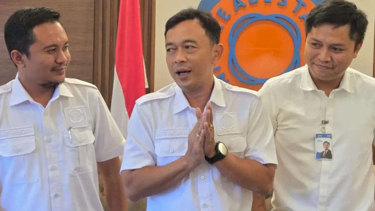 BEBERKAN KONDISI TERKINI: Sekretaris Jenderal DPD REI Bali, I Ketut Sony Sasana (tengah). (foto: Foto Marsell Pampur)