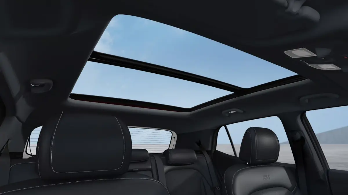 New CRETA menghadirkan fitur premium seperti Panoramic Sunroof yang dirancang untuk membuat setiap perjalanan terasa lebih nyaman dan menyenangkan. (Istimewa).&nbsp;