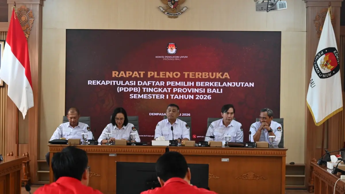 Ketua KPU Provinsi Bali, I Dewa Agung Gede Lidartawan, menyampaikan Pemutakhiran Data Pemilih Berkelanjutan, Senin 6 Juli 2026. (ni kadek novi febriani/radarbali.id)