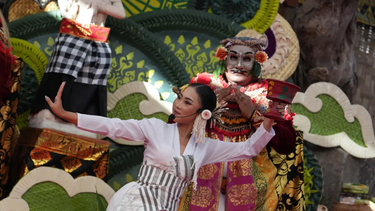 Komunitas Seni Grahasta Bawera, Banjar Pengayehan, Desa Munggu, Kecamatan Mengwi, sebagai Duta Kabupaten Badung pada ajang Pesta Kesenian Bali (PKB) XLVIII Tahun 2026 di Kalangan Angsoka, Taman Budaya Bali, Senin (6/7).