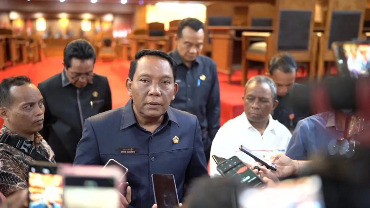 RAPAT PARIPURNA: Ketua DPRD Badung I Gusti Anom Gumanti usai Rapat Paripurna, Senin (6/7).