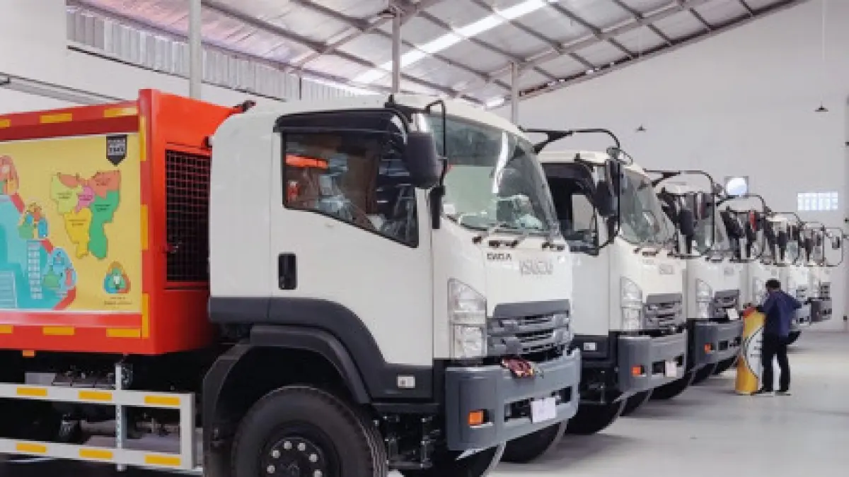 Truk kompaktor milik Pemprov DKI Jakarta. Harga satu truk ini setara 3 truk biasa. (Berita Jakarta)