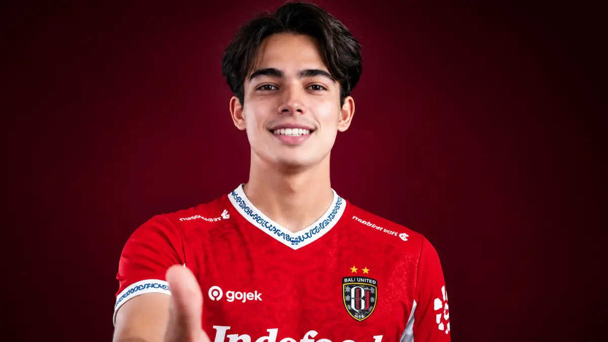 Bek kiri Bali United Tim Geypens