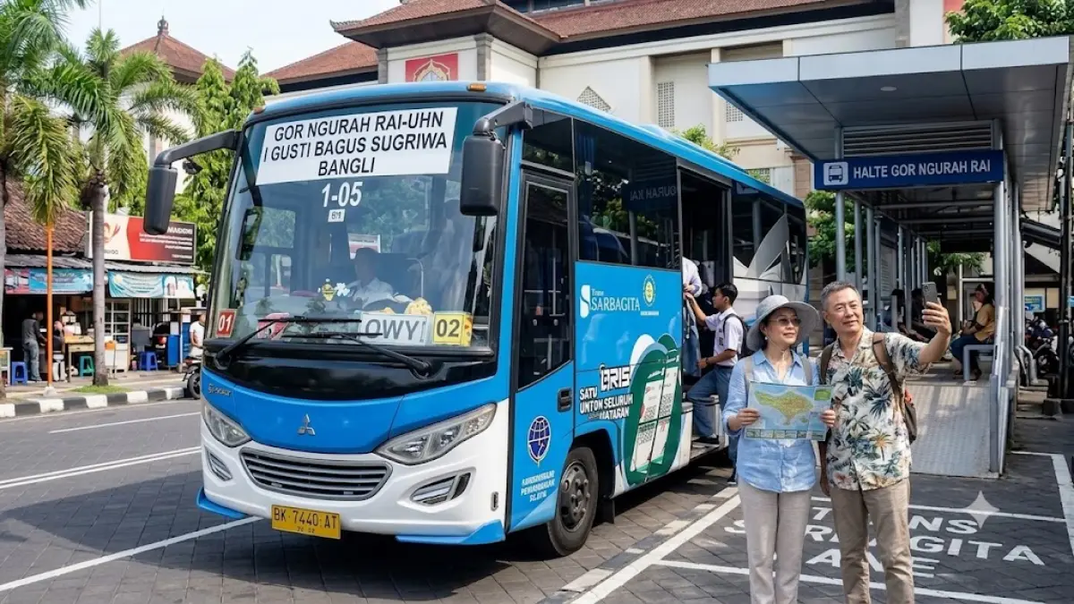 Ilustrasi - Bus Trans Sarbagita Denpasar-Bangli yang memudahkan komuter dan wisatawan menuju Pasar Badung maupun ke Desa Penglipuran.
