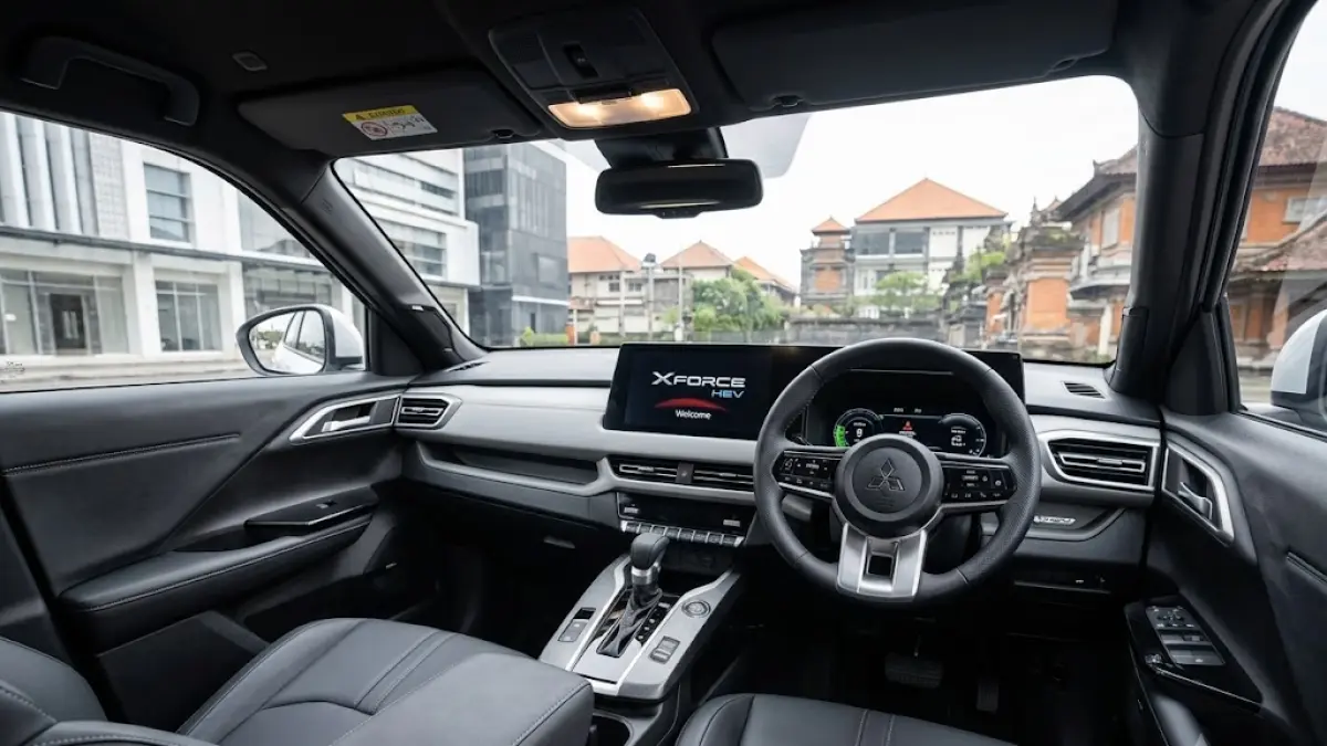 Interior Mitsubishi XForce HEV