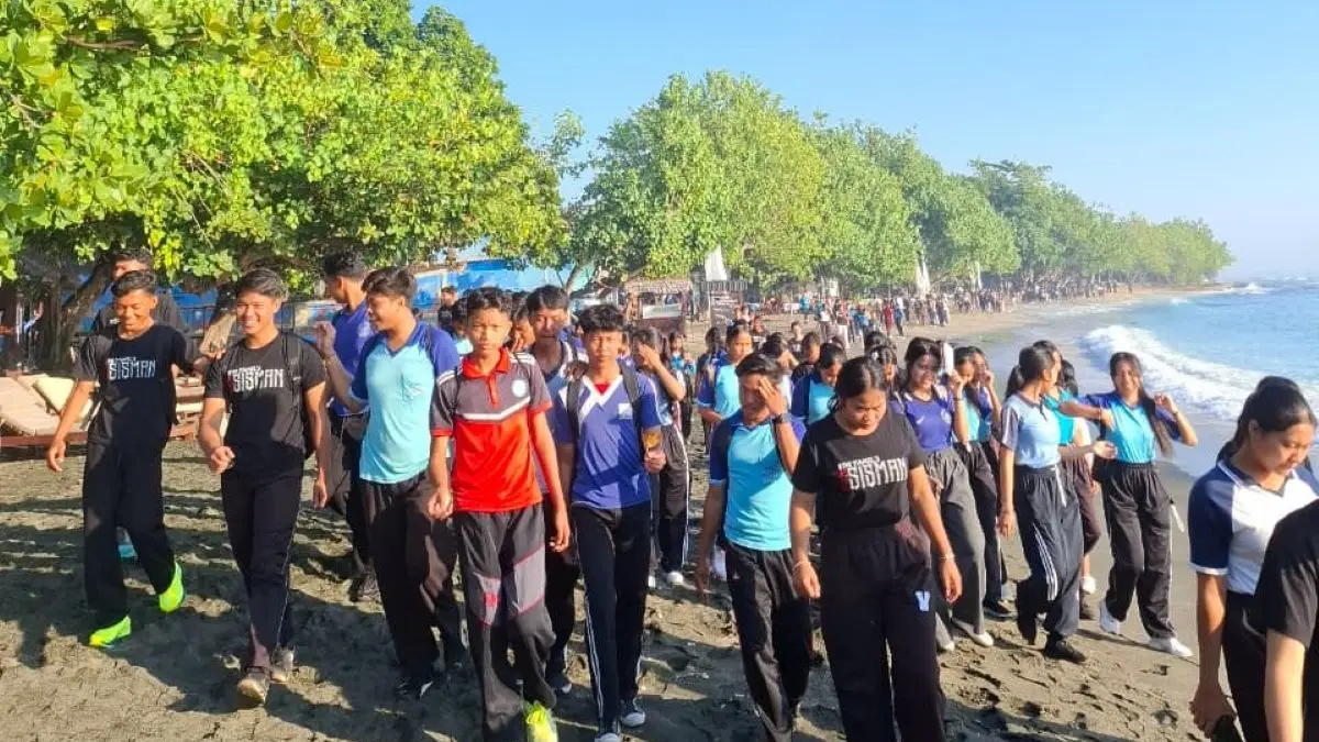 AKSI LINGKUNGAN: . Para siswa/siswi SMA Negeri 2 Gerokgak (SMANDARA) Buleleng  memilih cara yang menyentuh dan berdampak nyata bagi bumi (Humas SMAN 2 Gerokgak for radarbali.id)
