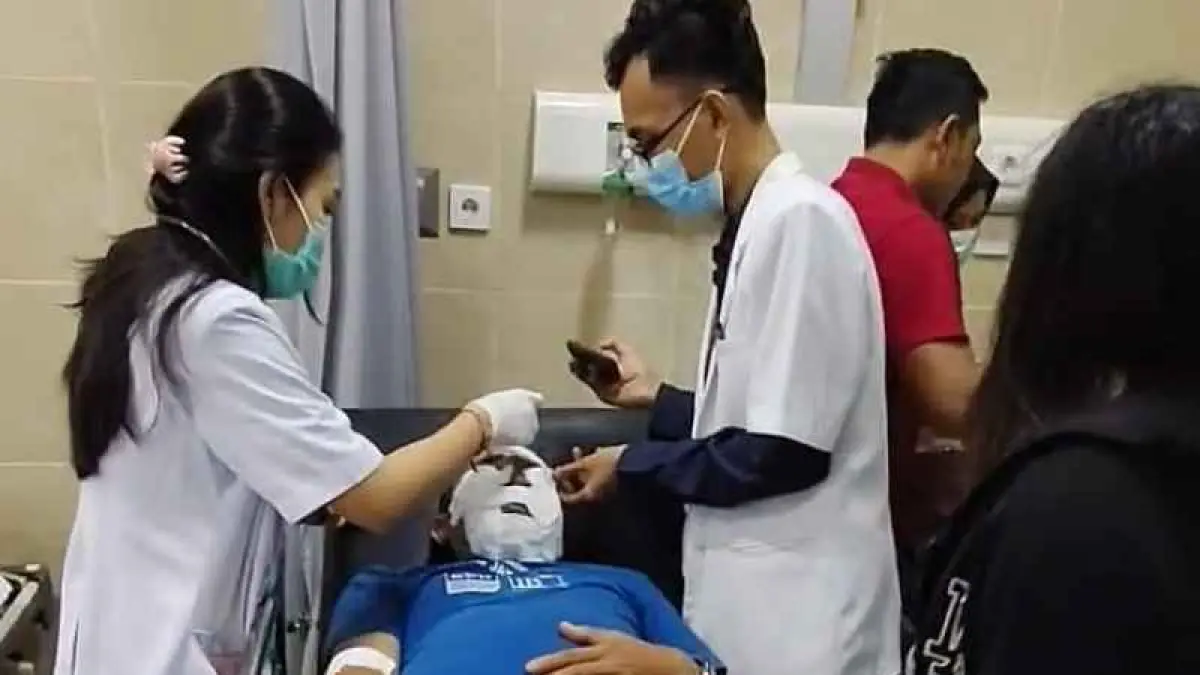 LUKA BAKAR : Salah seorang korban menderita luka bakar dan dilarikan ke RSUD Klungkung. (foto: ist)