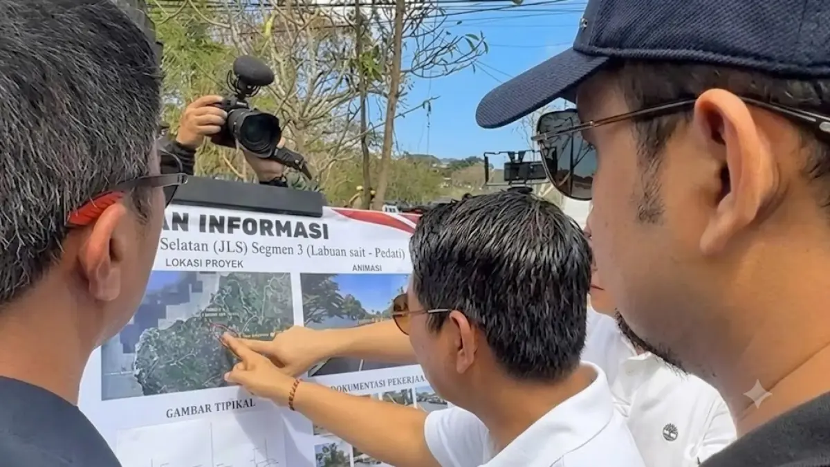 Bupati Badung Adi Arnawa meninjau progres proyek Jalur Lingkar Selatan Segmen Labuhan Sait-Pedati. Foto: Pemkab Badung