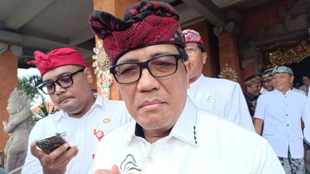 PELOTOTI BANSOS FIKTIF : Bupati Tabanan I Komang Gede Sanjaya.(Juliadi/Radar Bali)