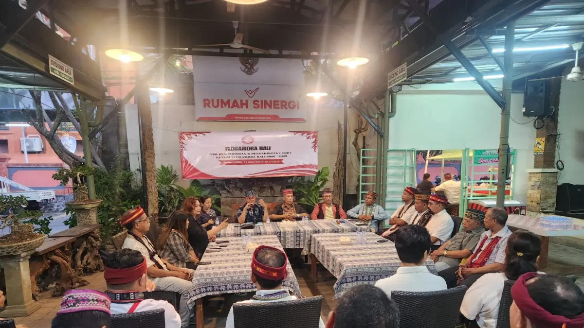 ROTASI ORGANISASI: Suasana rapat Tim Penjaringan dan Penyaringan Bakal Calon Ketua Umum IKB Flobamora Bali di Rumah Sinergi, Denpasar.