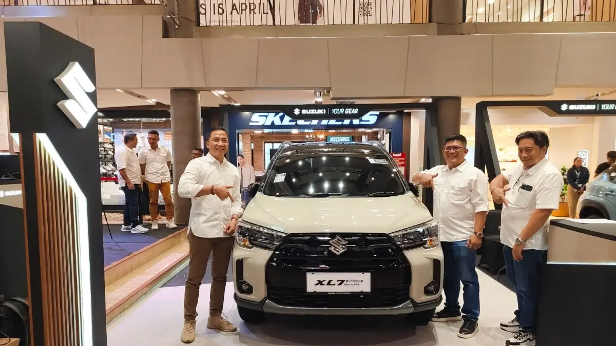 Dari kiri, Mas Hendrawan (Kepala Wilayah PT. United Indobali), Agus Andy Setiawan (Sales & Marketing PT. United Indobali) dan Juni Astawa (Service Representative PT. United Indobali)