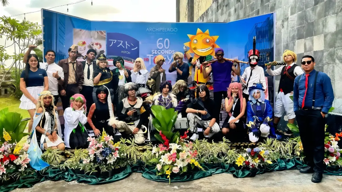 Keseruan para cosplayer, tamu undangan, booth game, dan pertunjukan Random Play Dance saat memeriahkan launching 60 Seconds to Tokyo di Amphitheatre Aston Denpasar.