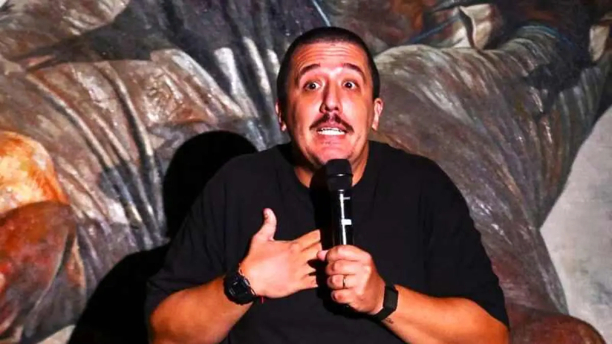MENYINDIR DENGAN TAWA: Mengocok perut dan sampaikan pesan positif, asal Italia, Christian Giacobbe. (marsellus pampur)