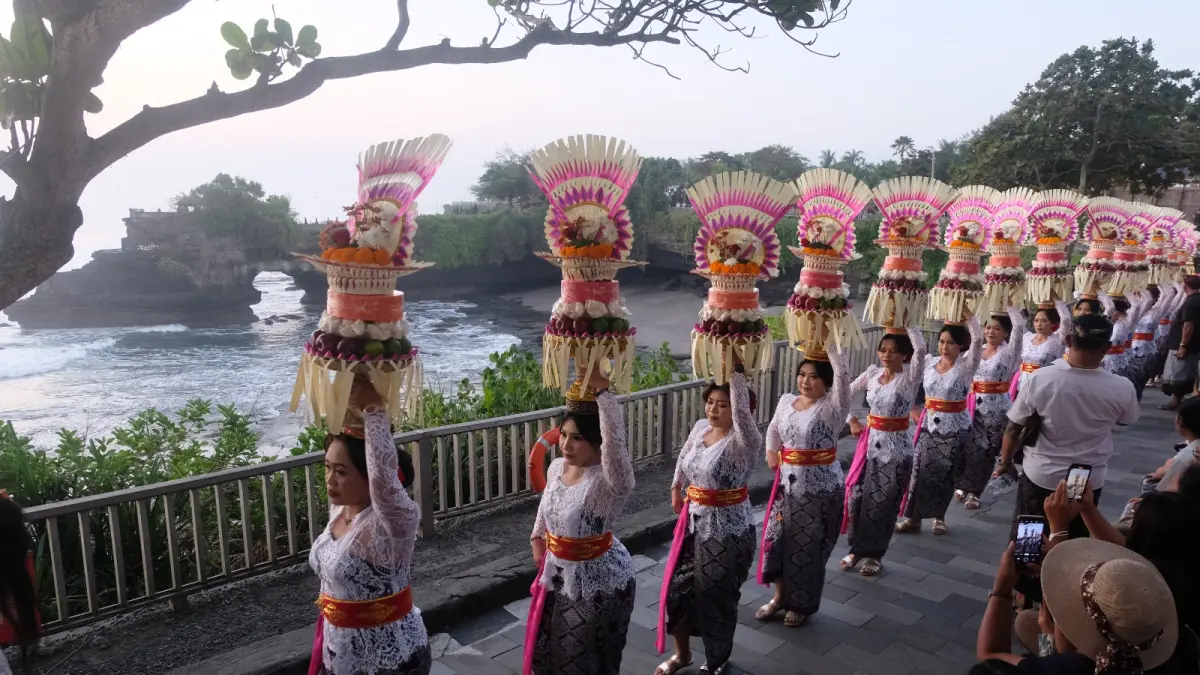 Ilustrasi gebokan di Tanah Lot, Tabanan. (juliadi)