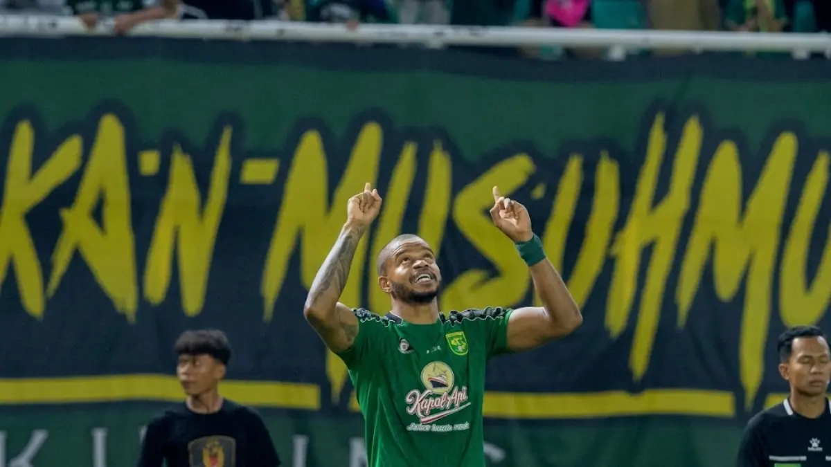 Alex Martins merayakan gol Persebaya ke gawang Port FC. Foto: Persebaya