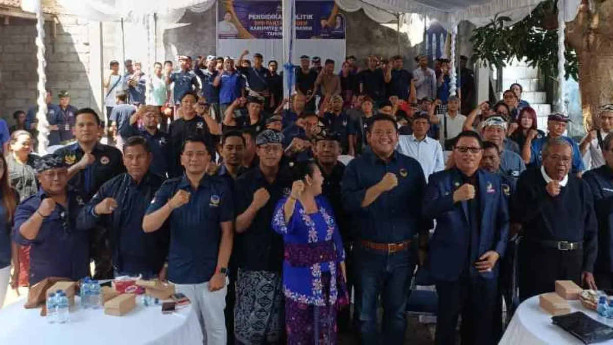 PANASKAN MESIN POLITIK : Konsolidasi partai Nasdem Karangasem yang berlangsung Sabtu (1/8/2026). (foto: zulfika Rahman)
