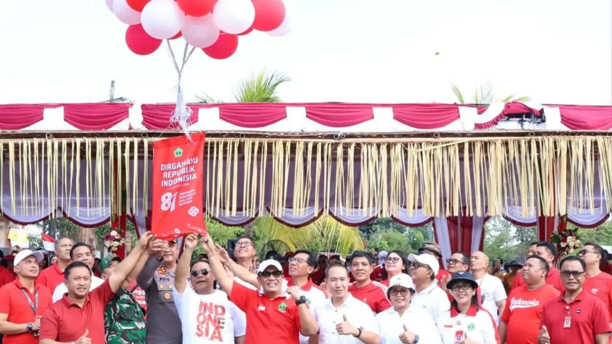 Bupati Tabanan, Dr. I Komang Gede Sanjaya, S.E., M.M., hadir membuka secara resmi parade yang menjadi simbol persatuan dan kebanggaan terhadap Tanah Air.