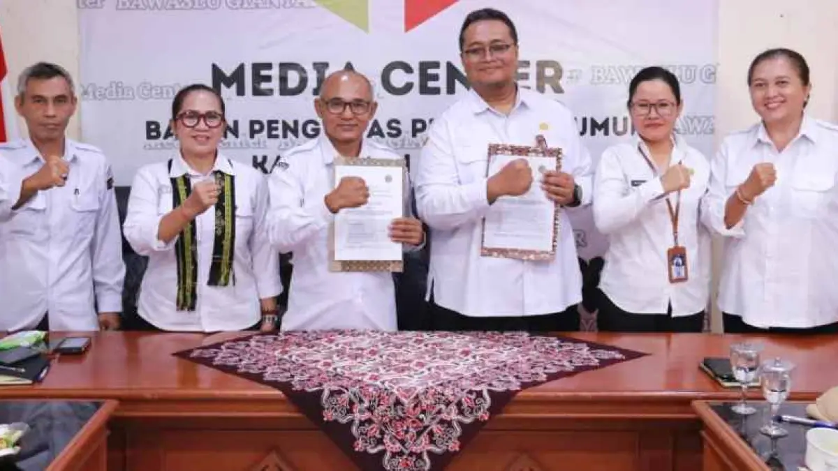 SIAPKAN JURUS TANGKAL HOAKS:&nbsp;Jajaran Bawaslu dan Kominfo Gianyar sepakat kawal Pemilu.(foto : Bawaslu Gianyar)