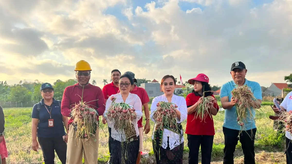 Turut hadir dalam kegiatan tersebut Kepala Dinas Pertanian Kota Denpasar, AA Gede Bayu Brahmasta, Kabag Perekonomian Setda Kota Denpasar, I Putu Agus Jayadi