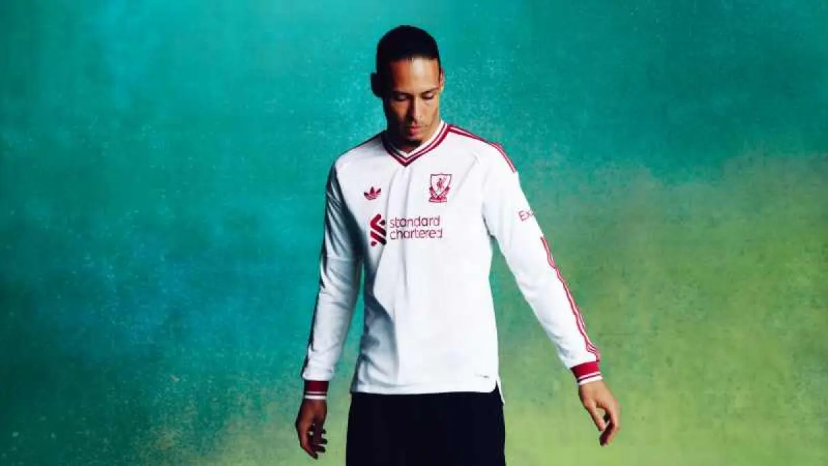 BACK TO 80 : Jersey tandang Liverpool pada pertengahan era 1980-an. (ist)