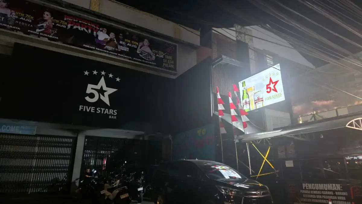 Tempat hiburan malam Five Stars yang digerebek Bareskrim Mabes Polri pada Jumat dinihari. Foto: Andre Sulla/Radar Bali 