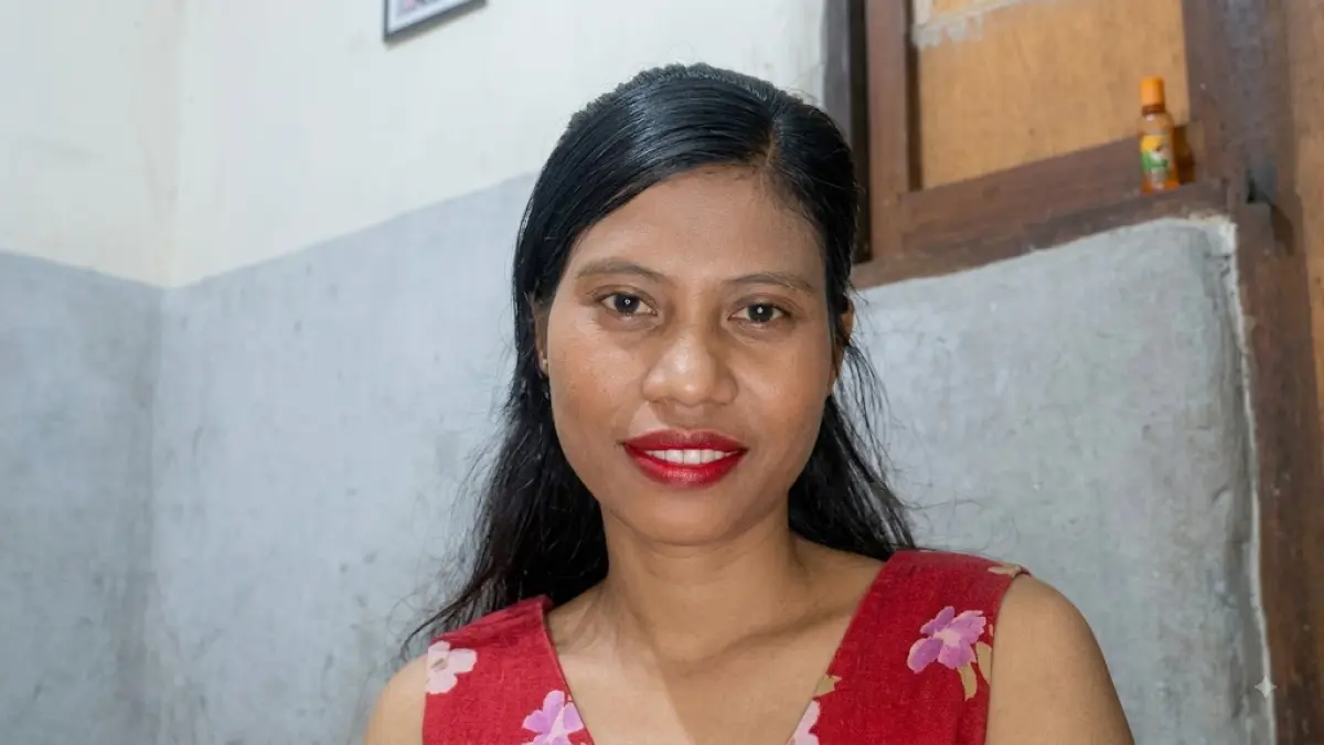Selviana Rambu Maya (20). Perempuan asal Sumba, Nusa Tenggara Timur (NTT) hilang saat KMP Putri Yasmin terbakar di Selat Lombok. Foto: Lombok Post